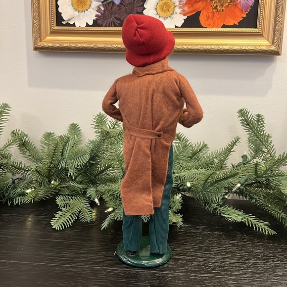 Byers’ Choice Caroler - Picture 3 of 8